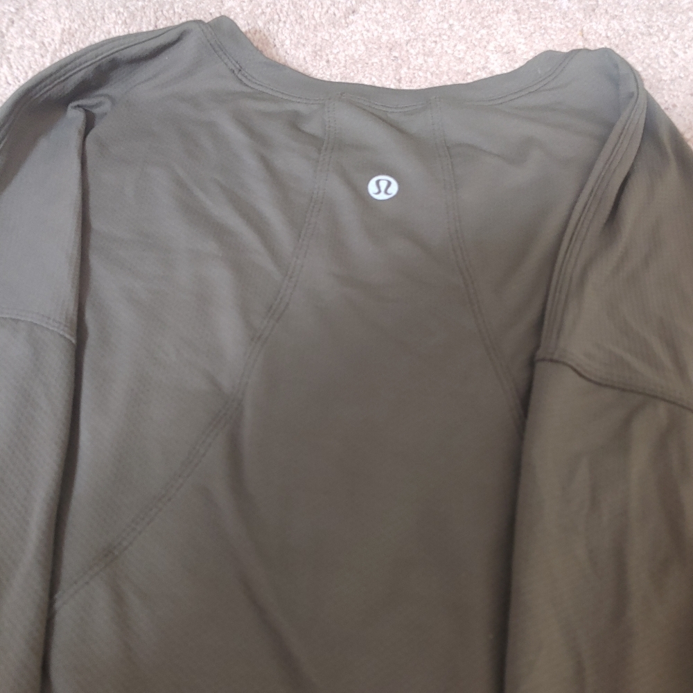 Lululemon Long Sleeve Crop Top